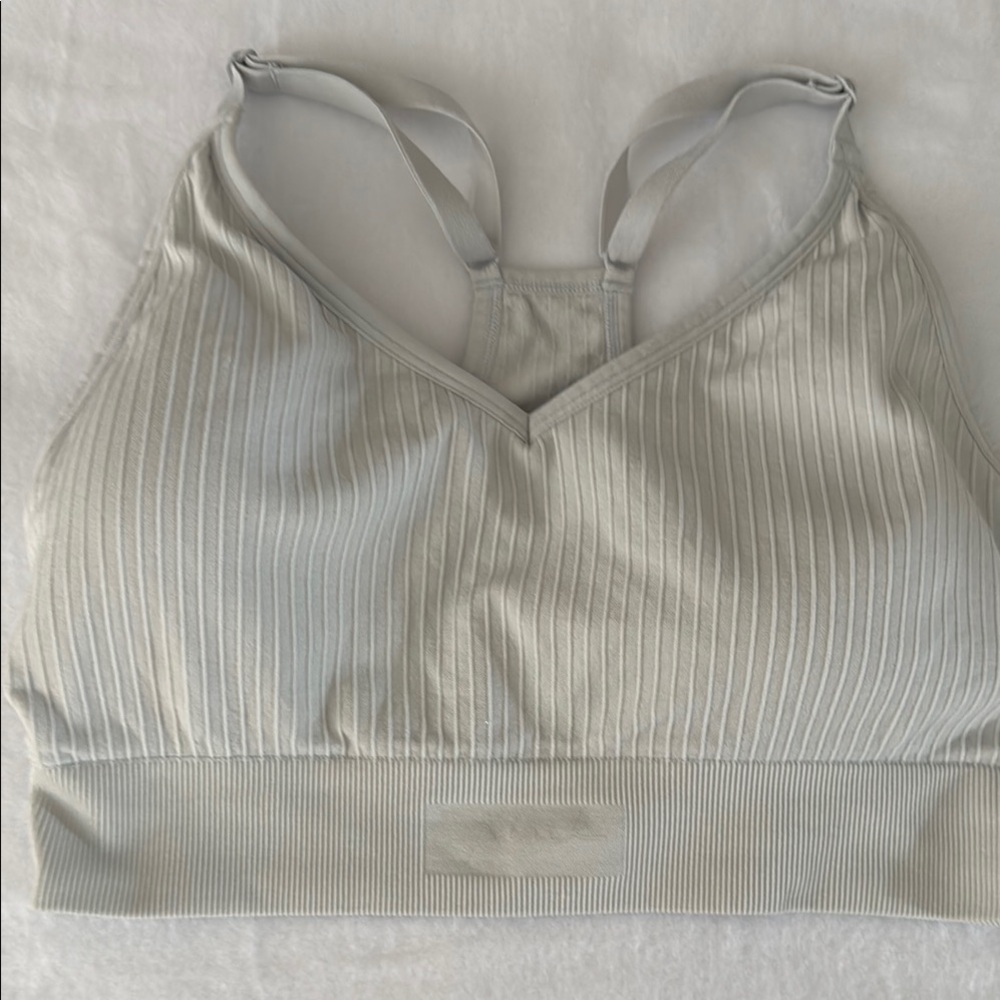 Victoria's Secret Gray Sports Bra with Ribbed Texture and Cross-Back